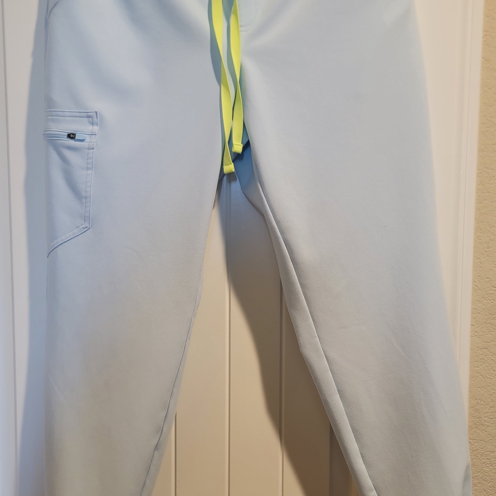 Figs Open Skies Zamora Women's Joggers with Neon Yellow Drawstring Size M